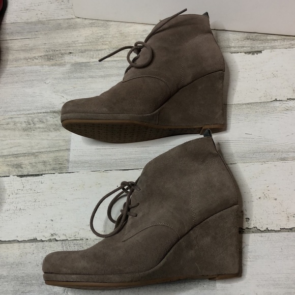 Dolce Vita Tan Beige Heeled Ankle Boots Wedge 9 Good Condition - Picture 3 of 11